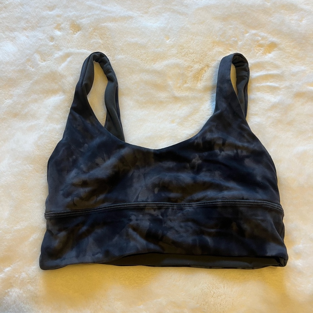 Diamond dye bra from lululemon in size 6!